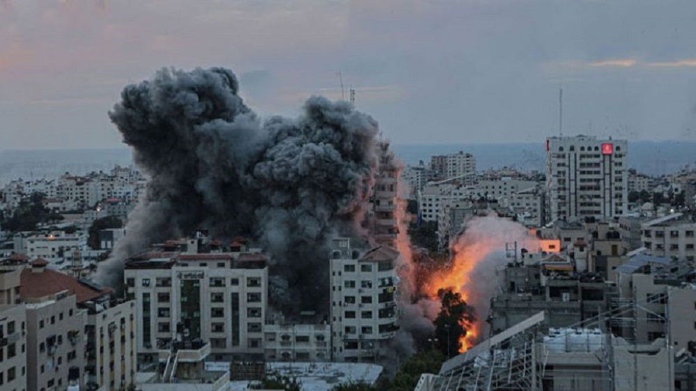 قصف عنيف على حي تل الهوا غربي مدينة غزة